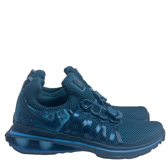 Nike Teal Mesh Running Shoes - Picture 1 of 4